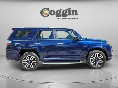 Used 2024 Toyota 4Runner Limited AWD/4WD image 4