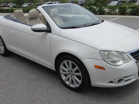Used 2011 Volkswagen Eos Komfort FWD image 7