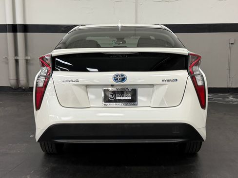 Used 2018 Toyota Prius One w/ Carpet Mat Package image 11