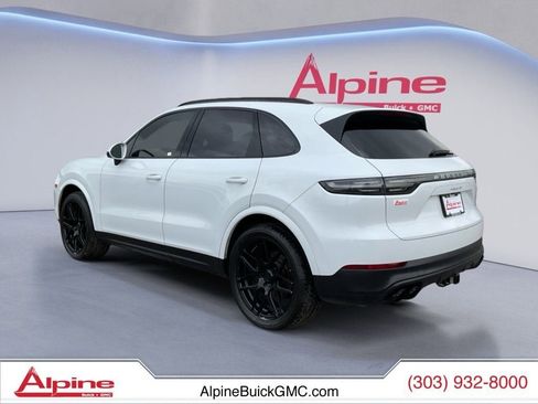 Used 2022 Porsche Cayenne AWD/4WD image 3