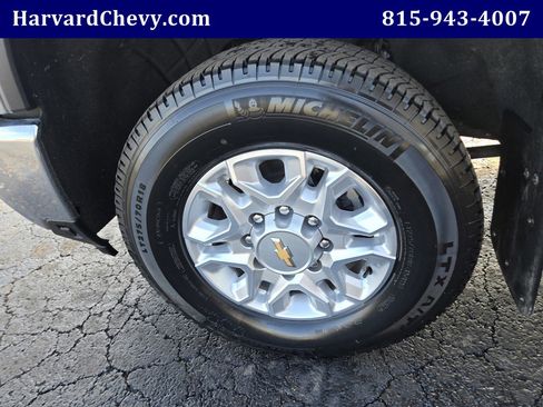 Used 2025 Chevrolet Silverado 3500 LT image 39