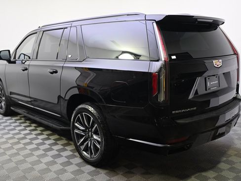 Used 2021 Cadillac Escalade ESV Sport image 3