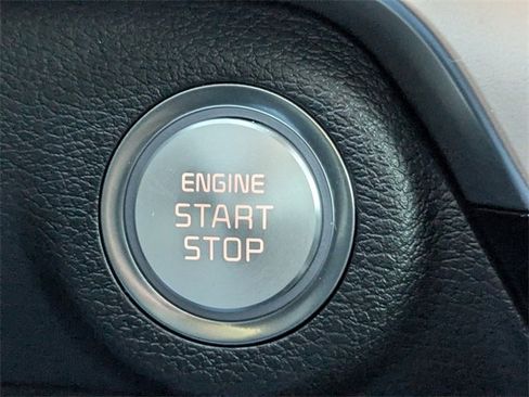 Used 2025 Kia Telluride LX image 27