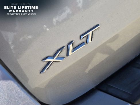 Used 2022 Ford Explorer XLT w/ Equipment Group 202A RWD image 9