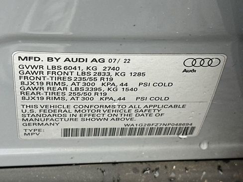 Used 2022 Audi Q4 e-tron Premium image 34