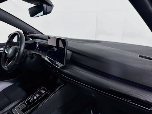 Certified 2025 Volkswagen GTI Autobahn FWD image 27