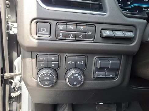 Certified 2024 Chevrolet Suburban High Country w/ Advanced Technology Package AWD/4WD image 23