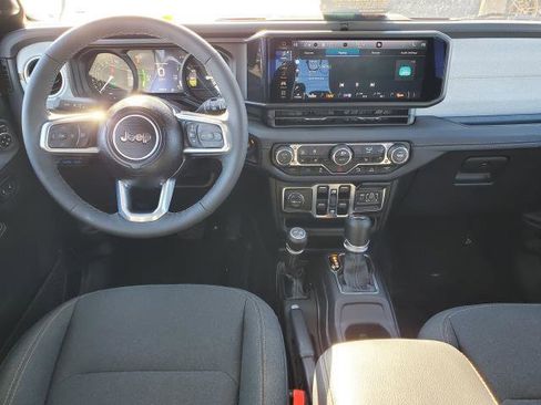 Used 2025 Jeep Wrangler Sahara w/ Safety Group image 19