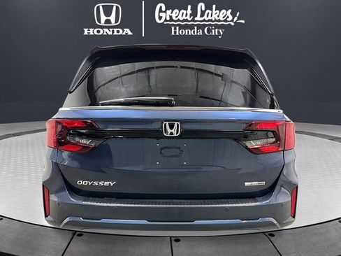 New 2026 Honda Odyssey Touring image 4