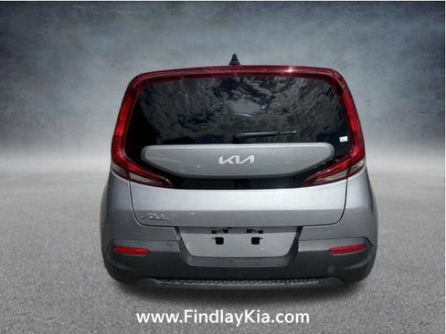 Certified 2022 Kia Soul LX w/ Technology Package FWD image 8