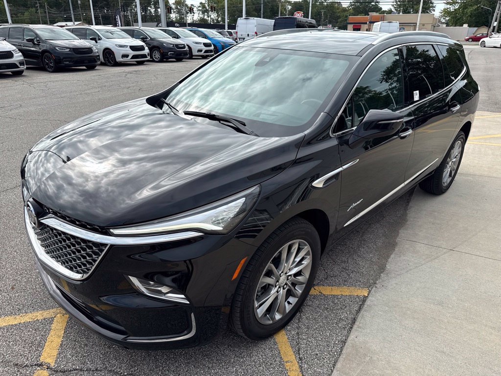 Used 2022 Buick Enclave Avenir w/ Avenir Technology Package AWD/4WD image 10