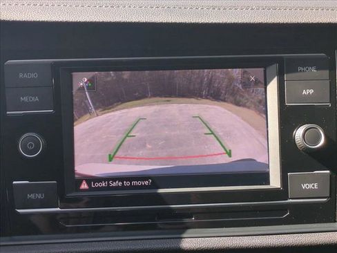 Used 2023 Volkswagen Jetta SE image 13