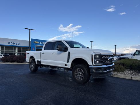 Used 2025 Ford F250 Lariat image 3