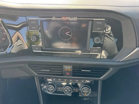 Used 2019 Volkswagen Jetta SE FWD image 12