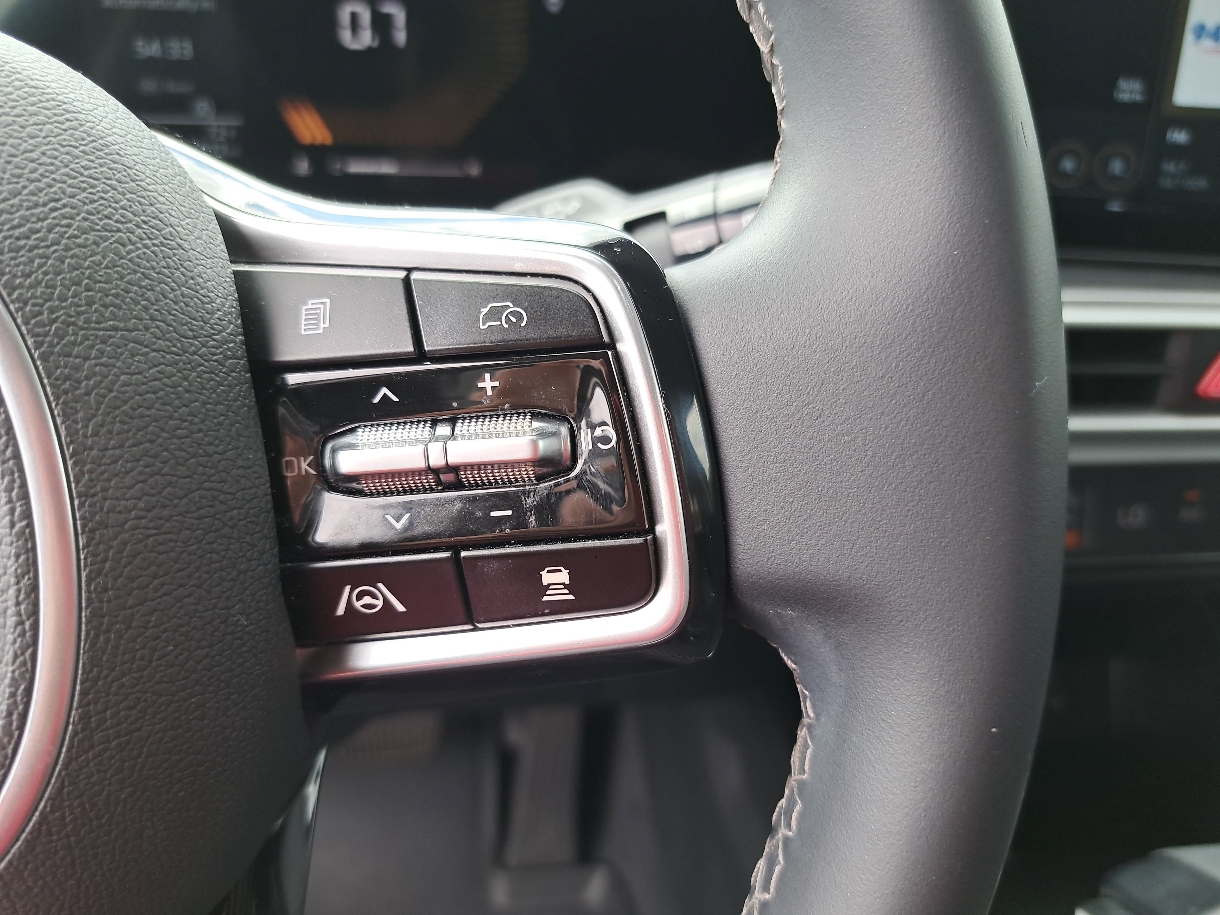 Used 2025 Kia Sorento S w/ Panoramic Sunroof Package FWD image 19