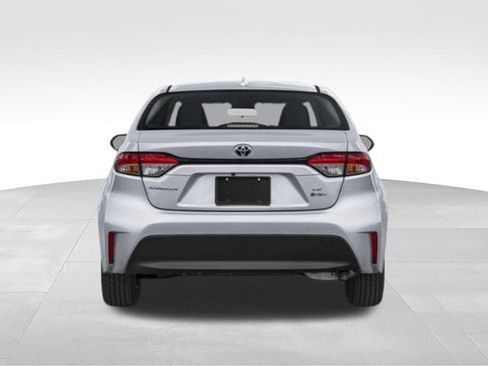 Used 2026 Toyota Corolla LE FWD image 32