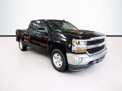 Used 2018 Chevrolet Silverado 1500 LT w/ All Star Edition AWD/4WD image 3
