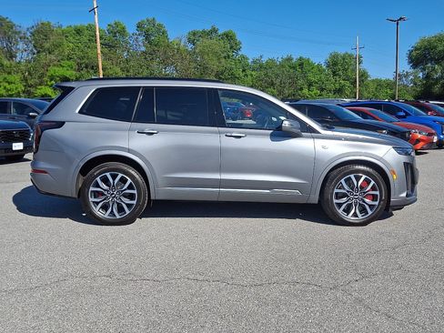 Used 2024 Cadillac XT6 Sport w/ Platinum Package AWD/4WD image 7