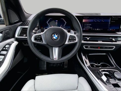 Certified 2025 BMW X7 xDrive40i w/ M Sport Package AWD/4WD image 5