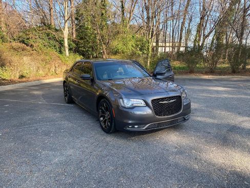 Used 2016 Chrysler 300 S w/ 300S Premium Group image 66