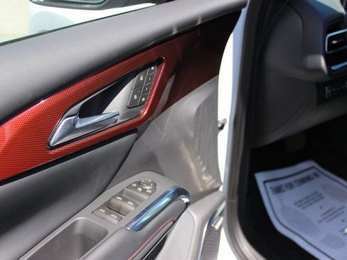 Used 2026 Chevrolet Traverse RS w/ LPO, Floor Liner Package AWD/4WD image 6