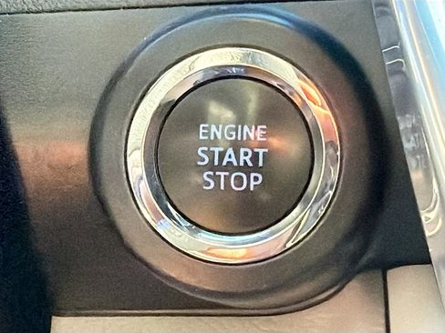 Used 2017 Toyota Camry XLE w/ Moonroof Package image 33