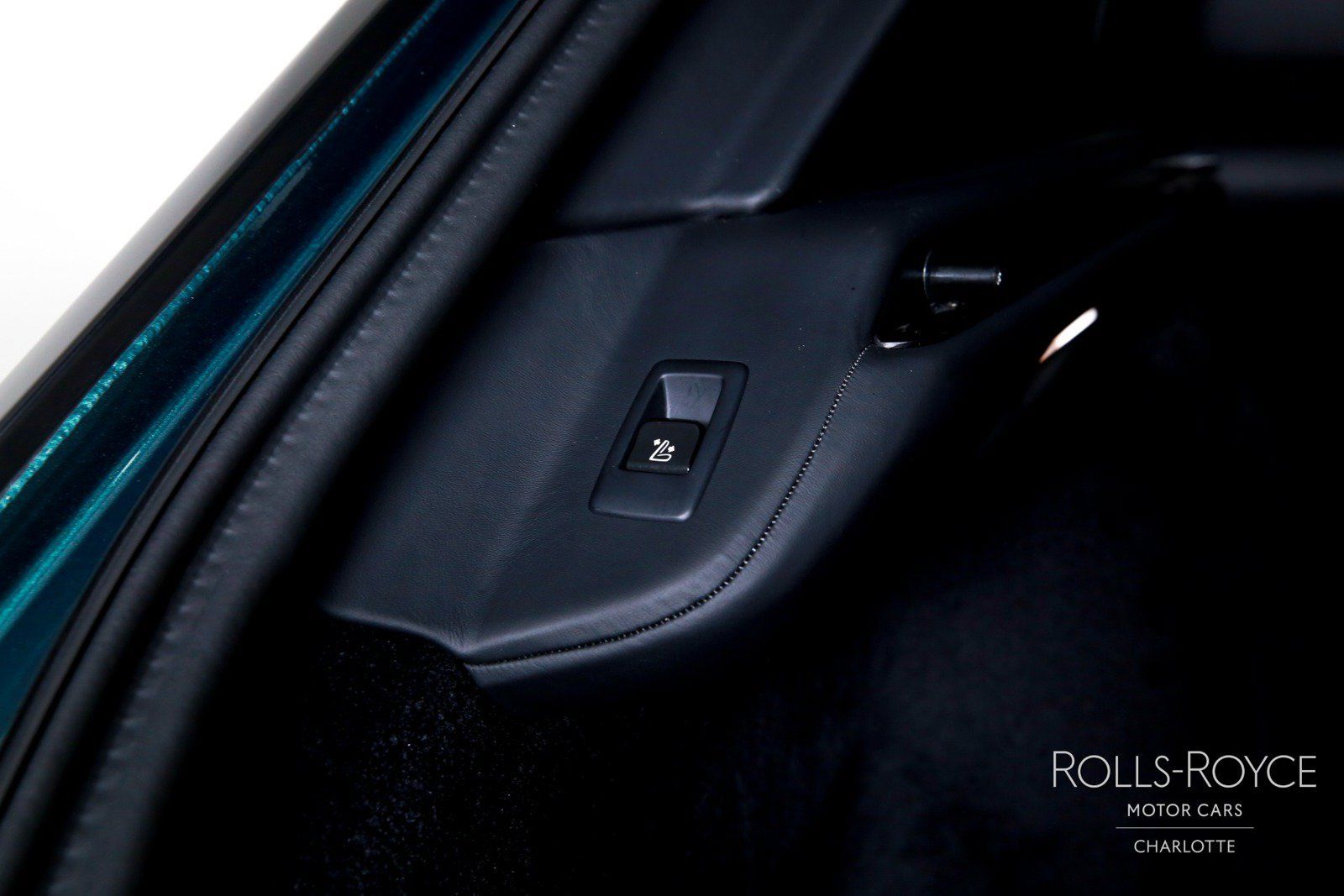 Used 2023 Rolls-Royce Cullinan AWD/4WD image 23