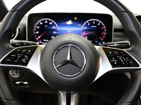 Used 2025 Mercedes-Benz C 300 Sedan image 24