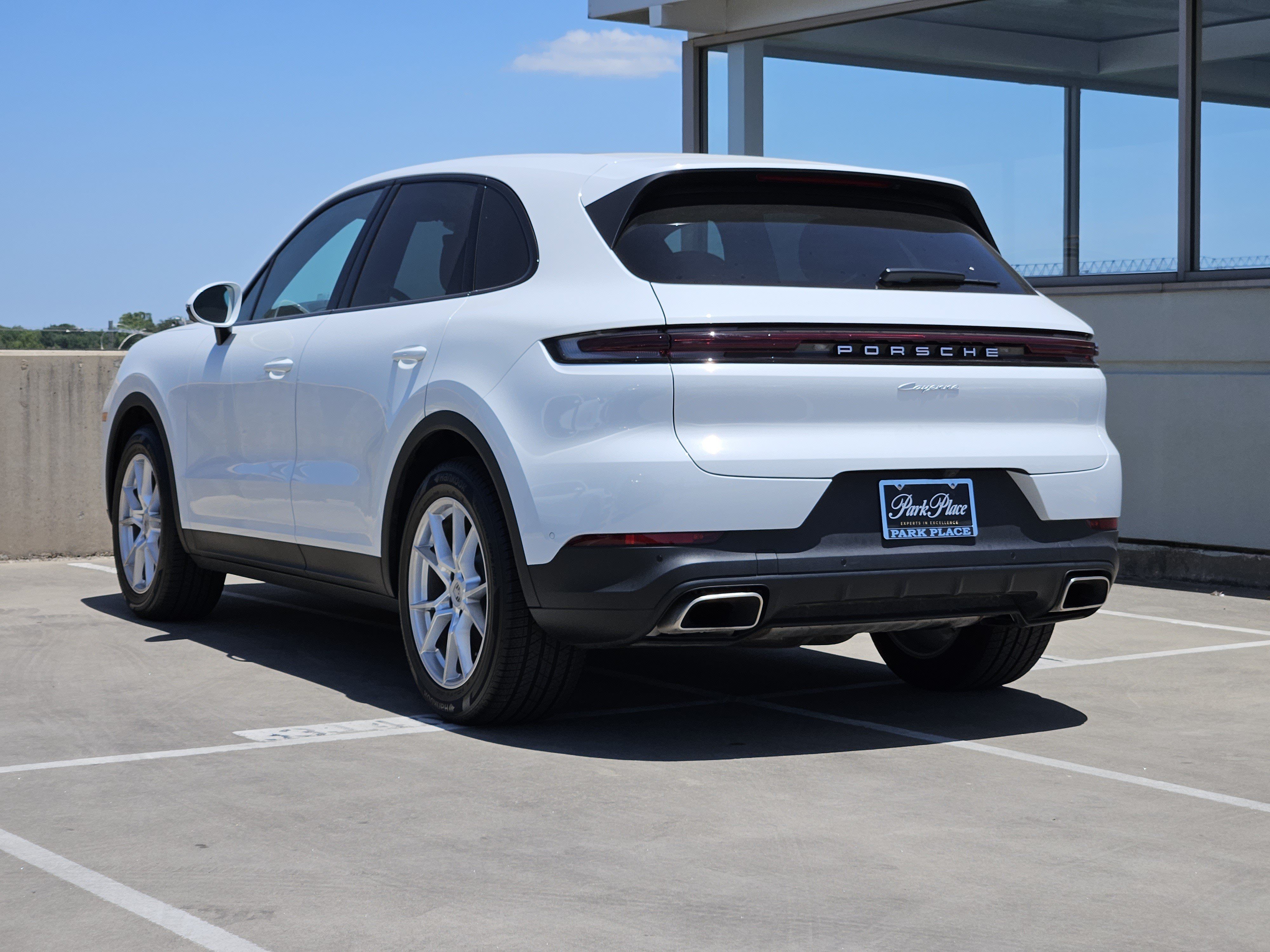 Certified 2026 Porsche Cayenne AWD/4WD image 3
