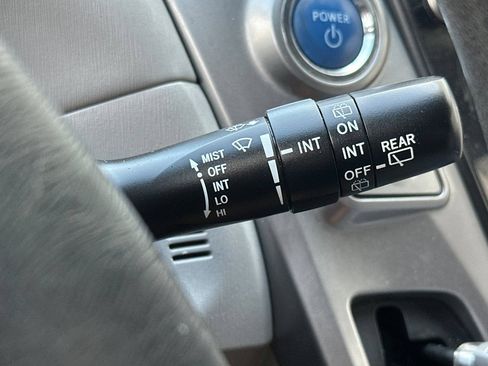 Used 2017 Toyota Prius V Three FWD image 33