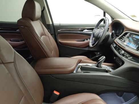 Used 2018 Buick Enclave Avenir w/ Avenir Technology Package image 21