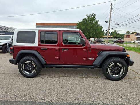 Used 2021 Jeep Wrangler Islander image 7