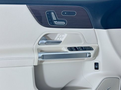New 2026 Mercedes-Benz GLB 250 GLB 250 image 19