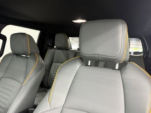 Used 2025 Toyota Tacoma Trailhunter image 18