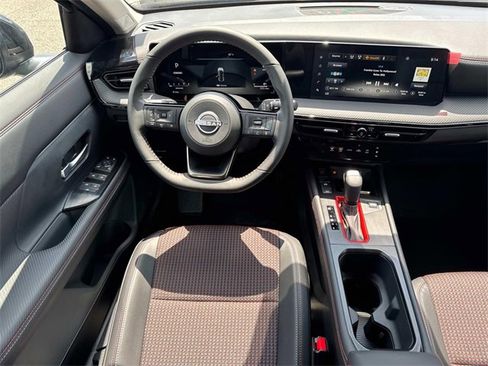 New 2025 Nissan Kicks SR image 16