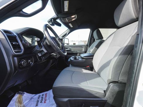 Used 2024 RAM 2500 Big Horn image 29