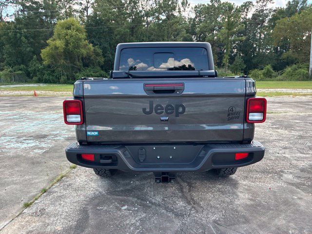 Used 2023 Jeep Gladiator Sport AWD/4WD image 4