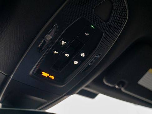 Used 2025 Porsche Panamera 4 image 21