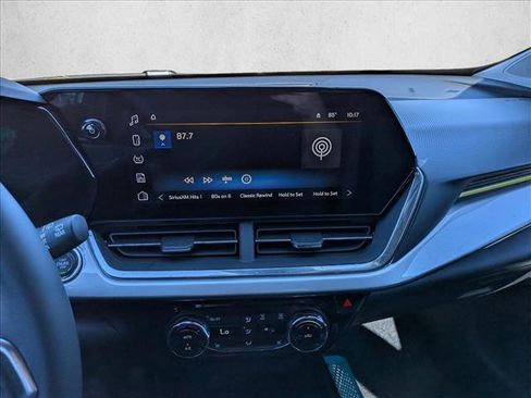 New 2026 Chevrolet Trax LT w/ Sunroof Package image 12