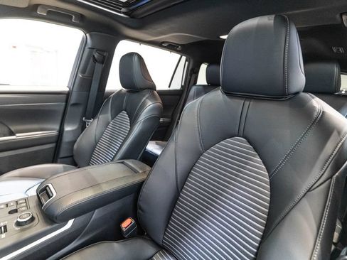 Certified 2026 Toyota Highlander XSE AWD/4WD image 6