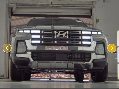 Used 2025 Hyundai Santa Cruz Limited image 3