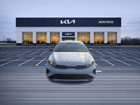 Used 2022 Kia Forte LXS FWD image 2