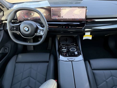 Certified 2025 BMW 530i xDrive image 36