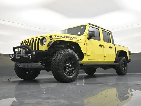 Used 2023 Jeep Gladiator Mojave w/ Cold Weather Group AWD/4WD image 23