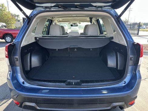Used 2020 Subaru Forester Premium AWD/4WD image 9