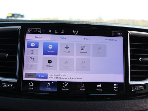 Used 2024 Chrysler Pacifica Touring-L image 49