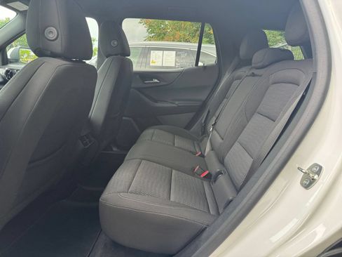 Used 2025 Chevrolet Equinox LT FWD image 24