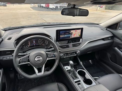 Used 2023 Nissan Altima 2.5 SL image 6