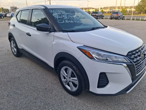 Used 2021 Nissan Kicks S FWD image 4