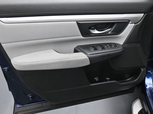 Used 2019 Honda CR-V LX image 18